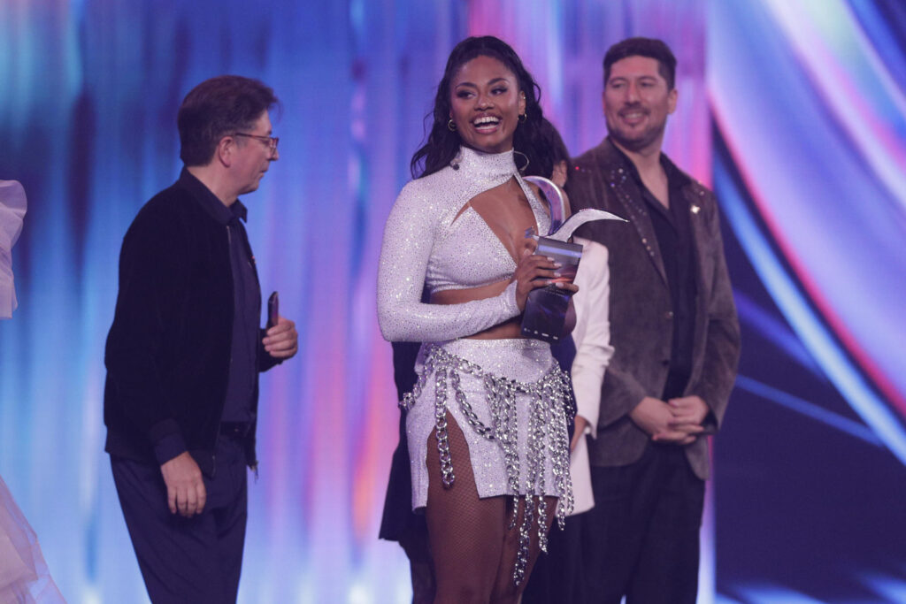 La española Nia, mejor intérprete en la competencia internacional del Festival de Viña 2025