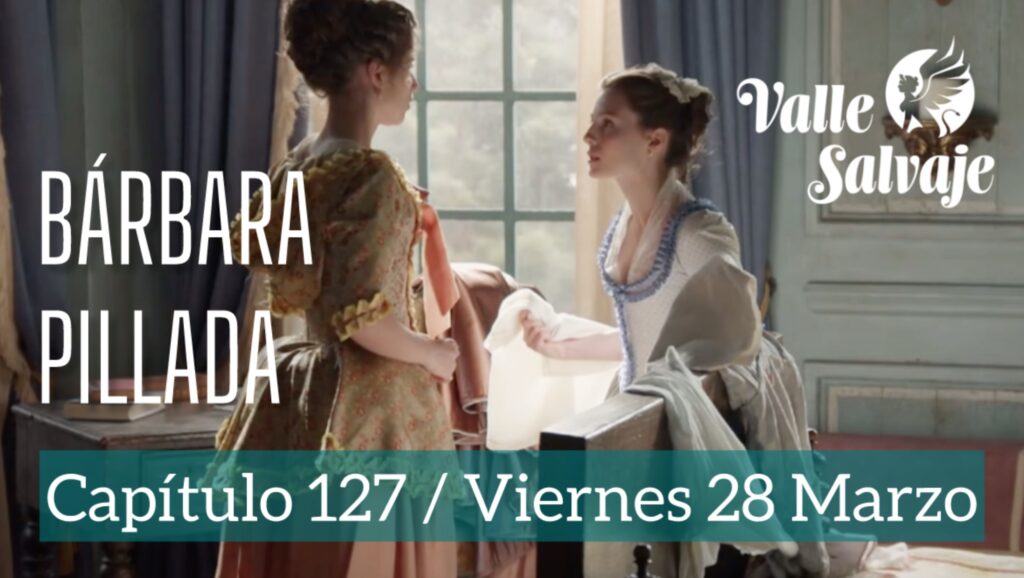 María revuelve la ropa de Bárbara