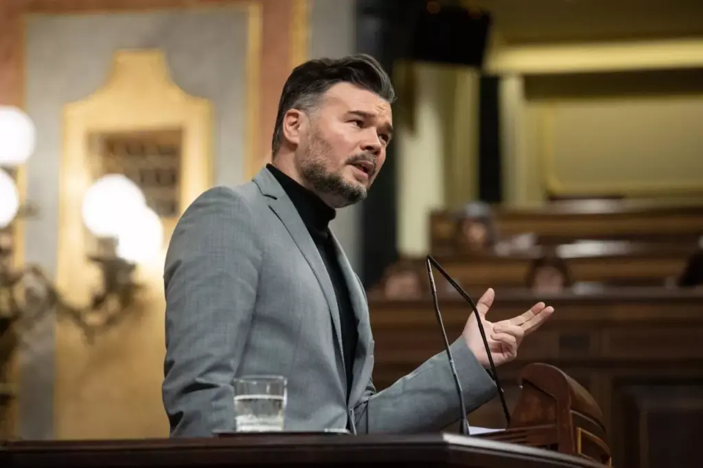 Rufián urge a la izquierda a "aprovechar el tiempo que quede" para "avanzar" tras su reunión con un Sánchez "tocado"